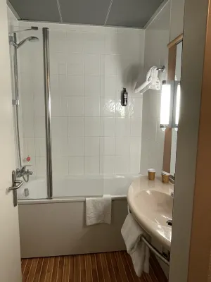 Hotel Ibis Milano Ca' Granda Phòng Photos