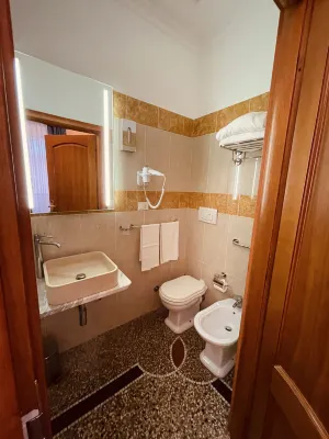 Golden Tulip Rome Piram Camere Photos