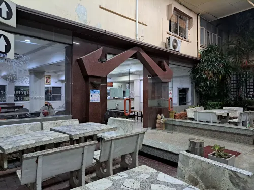 Sri Chumphon Hotel Photos