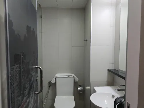Red Planet Bangkok Surawong Zimmer Photos