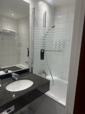 Courtyard by Marriott Munich City Center Rooms Photos