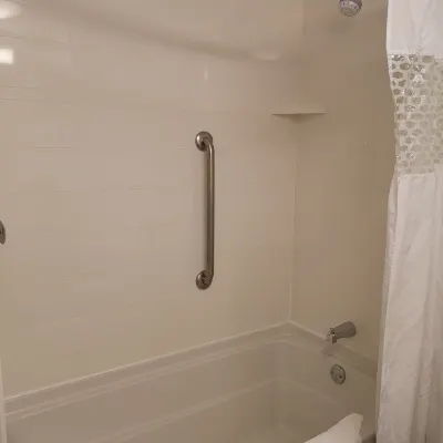 Hampton Inn & Suites by Hilton Truro Rooms Photos