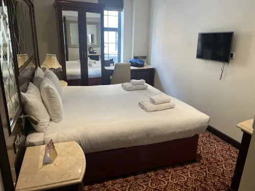 The George Street Hotel Rooms Photos