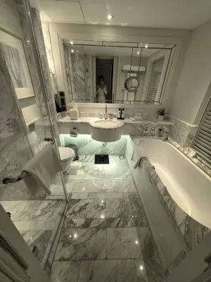 The Langham, Hong Kong Kamar Photos