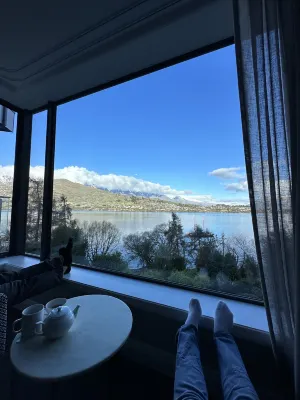 Lakefront Lodge Photos