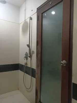 Nirmala Hotel & Convention Centre Kamar Photos