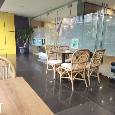 Verse Lite Hotel Gajah Mada Öffentliche Flächen Photos