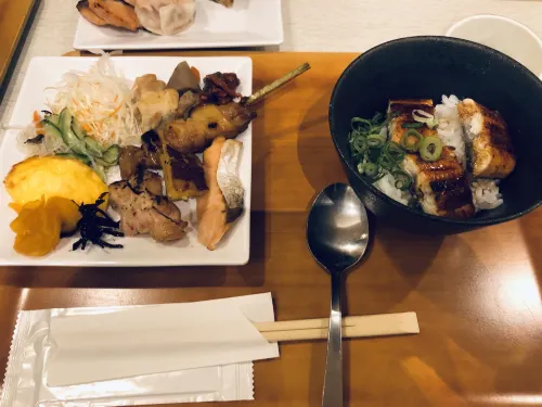 호텔 쿠레타케소 히로시마 오테마치 식사 Photos