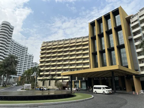 Royal Cliff Beach Hotel Pattaya Exterior Photos