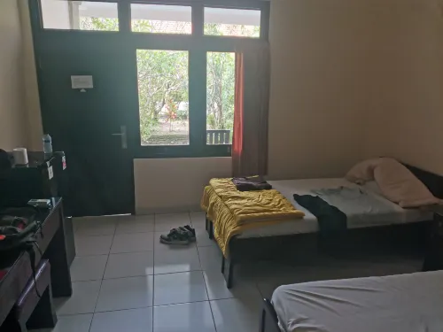 Berlian Beach Inn Kuta Kamar Photos