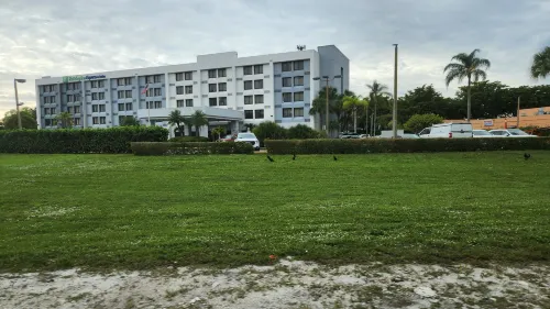 Holiday Inn Express & Suites Miami - Hialeah Photos