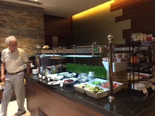 Hilton Garden Inn Dubai Al Muraqabat - Deira Restauration Photos