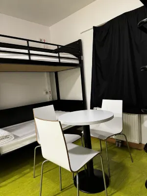 Auberge de Jeunesse Paris HI Yves Robert Chambres Photos