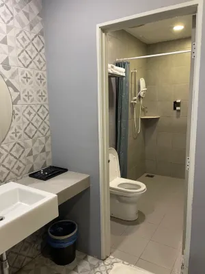 Chill Suites Langkawi Rum Photos