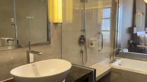 Holiday Inn Xi'an Big Goose Pagoda Rooms Photos