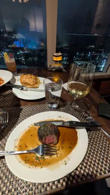 Niagara Falls Marriott Fallsview Hotel & Spa Dining Photos