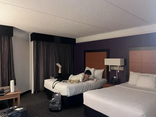 La Quinta Inn & Suites by Wyndham Raleigh Durham Airport Rooms Photos