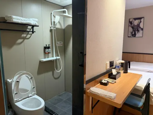 Qianji Hotel Rooms Photos
