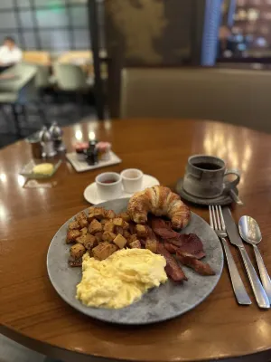 Four Seasons Hotel Embarcadero Dining Photos