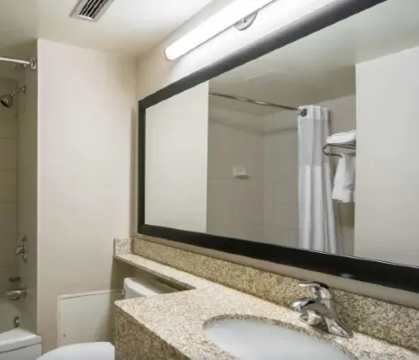 Quality Inn & Suites Yellowknife Zimmer Photos