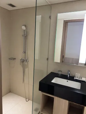Louis Kienne Hotel Pandanaran Camere Photos