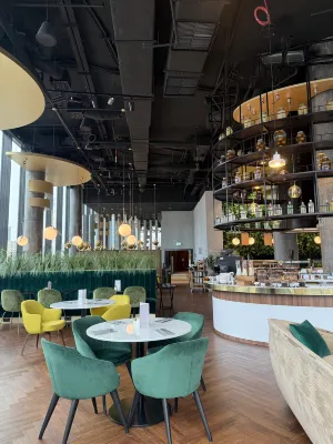 Crowne Plaza Warsaw - the Hub Dining Photos