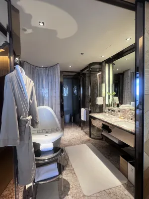 The Ritz-Carlton Shanghai, Pudong Rooms Photos