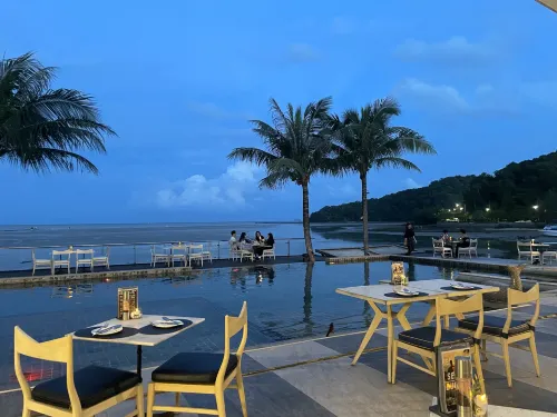 Hotel Tide Phuket Beach Front Photos
