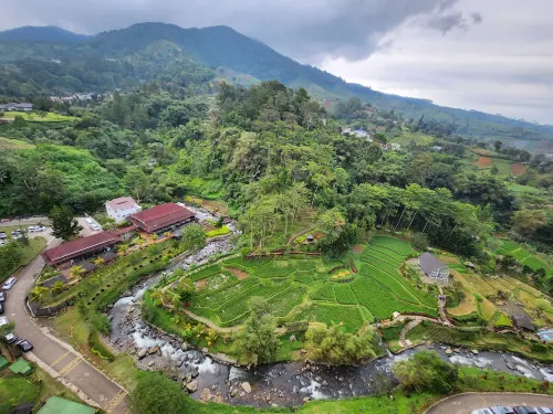 Le Eminence Hotel Convention & Resort Ciloto - Puncak Dekat Hotel Photos