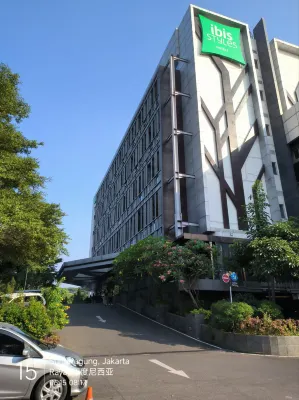 Ibis Styles Jakarta Sunter Eksterior Photos