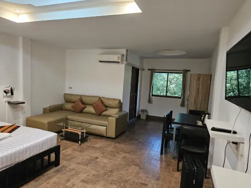 Phratamnak Inn - 100 Meter from Beach Zimmer Photos