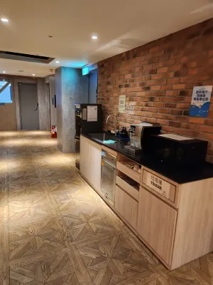 Fun Stay Inn Ximen Photos
