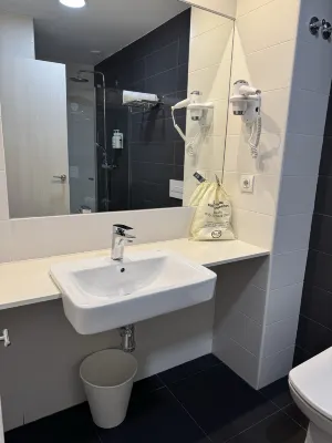 B&B Hotel Barcelona Viladecans Zimmer Photos