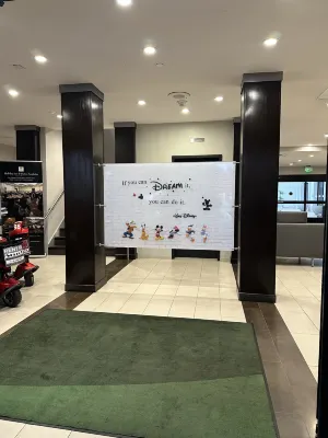 Holiday Inn & Suites Anaheim (1 Blk/Disneyland®) Public Areas Photos