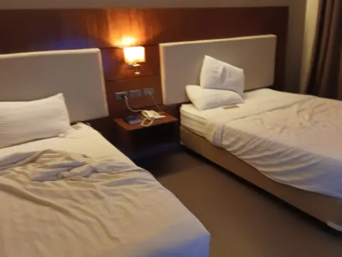 Ariana Hotel Camere Photos