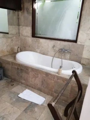The Awan Villas Kamar Photos