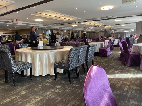 Grand Earl Hotel Restauration Photos