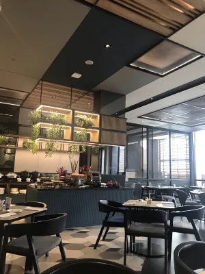 Kampi Hotel Tunjungan - Surabaya Ristorazione Photos