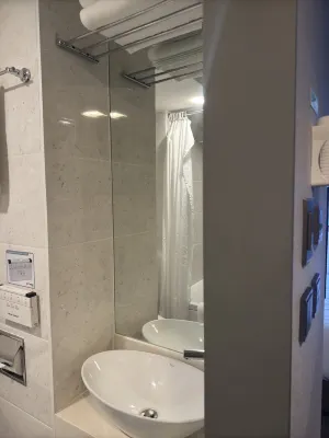 Travelodge Myeongdong Namsan Hotel Rooms Photos