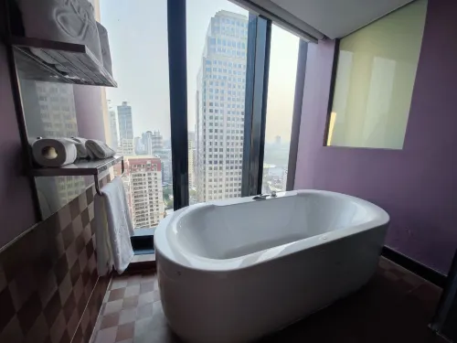 The Continent Hotel Sukhumvit Zimmer Photos
