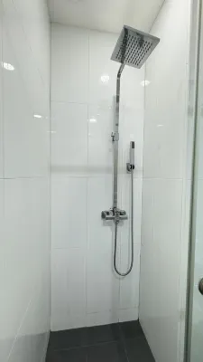 Hataara Kamar Photos