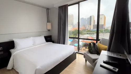 GLOW PARK HOTEL Grand Royal Palace Rooms Photos