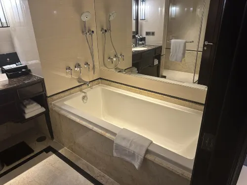 The Athenee Hotel, a Luxury Collection Hotel, Bangkok Camere Photos