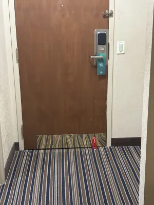 Holiday Inn Express & Suites Chester-Monroe-Goshen Rooms Photos
