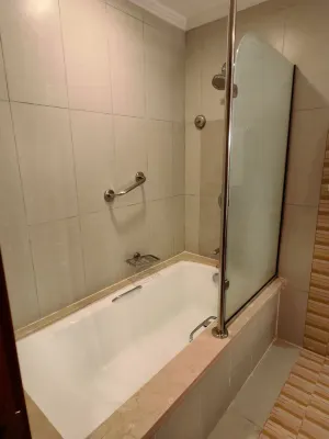 Sunday Hotel Holiday International Dubai Chambres Photos