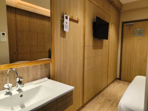 Hotel 81 Premier Star Kamar Photos