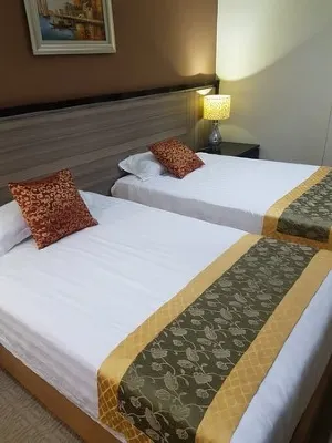 Hallmark View Hotel Zimmer Photos