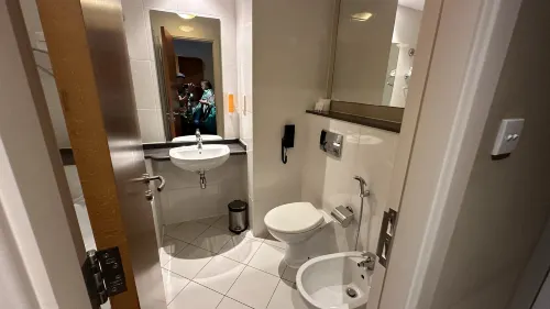 Premier Inn Abu Dhabi Capital Centre Rooms Photos