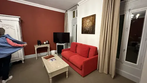 Hostellerie du Château des Fines Roches Rooms Photos