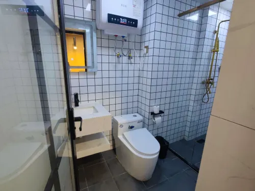 Zhaoqing · FumiFullmeCinemaBathtubDesignHotel Kamar Photos